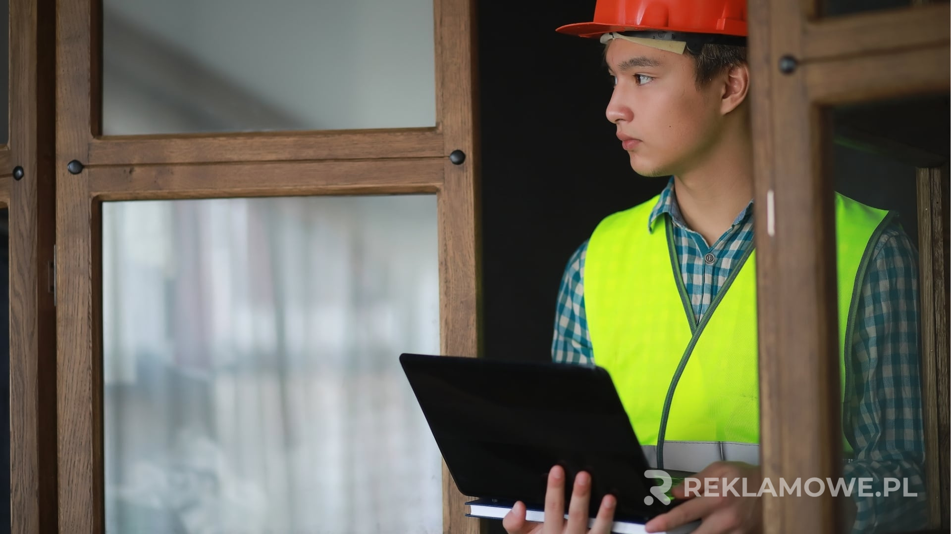 Kamizelki reklamowe wykorzystywane przez wolontariuszy