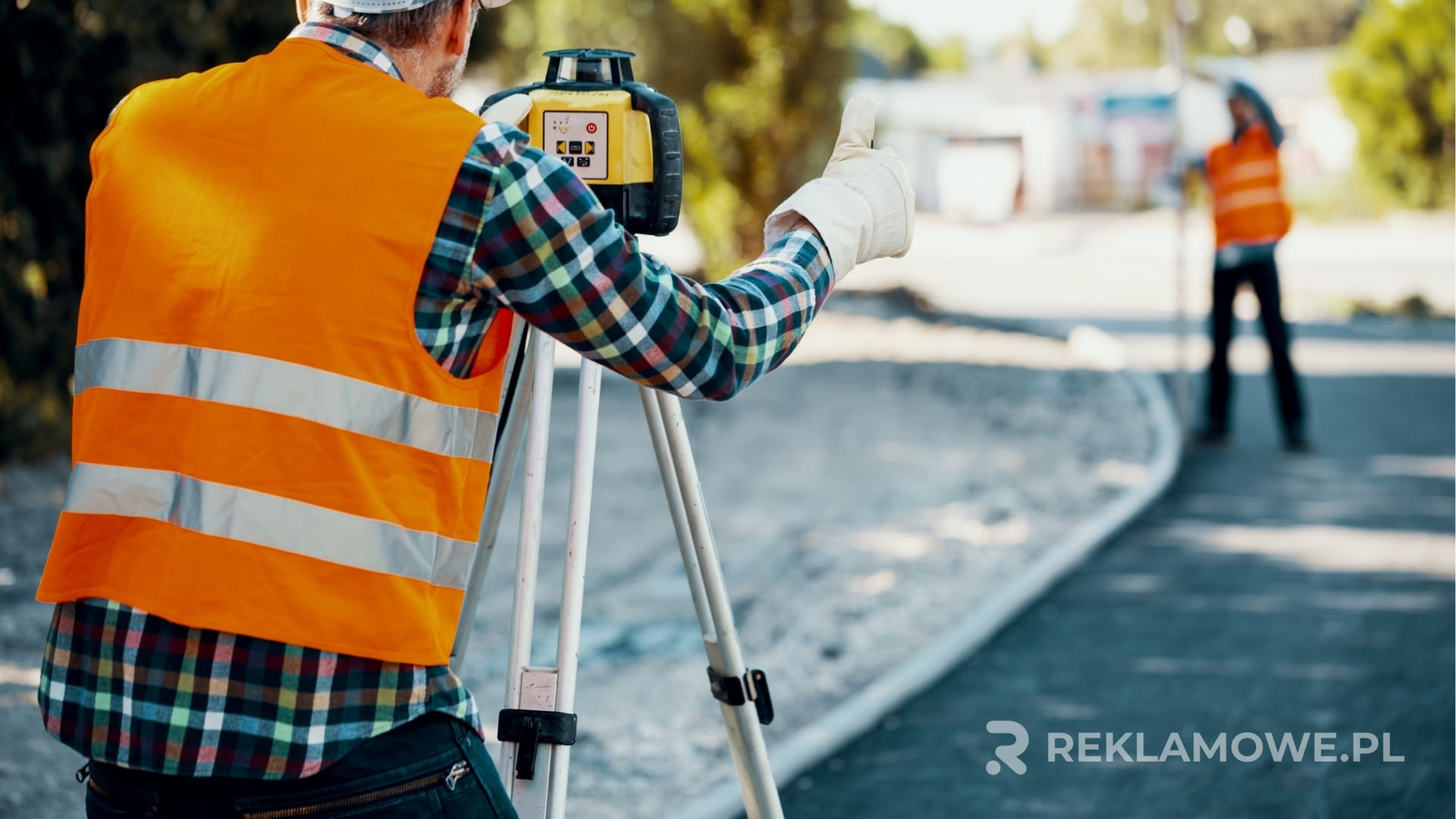 Kamizelki reklamowe używane w promocji